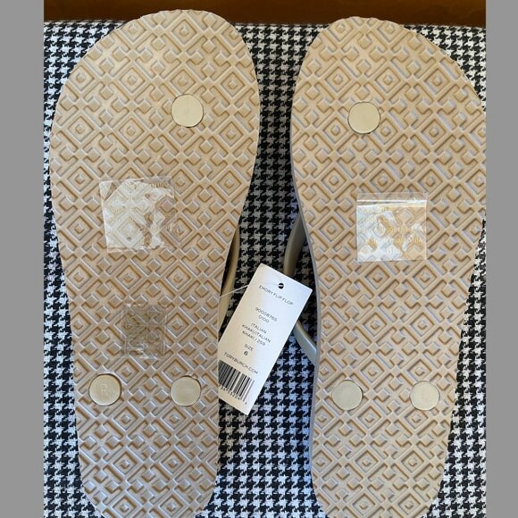 Tory Burch Emory Khaki & Orange Rubber Logo Flip Flop Sandals - Size 6 - NWT - Picture 2 of 3